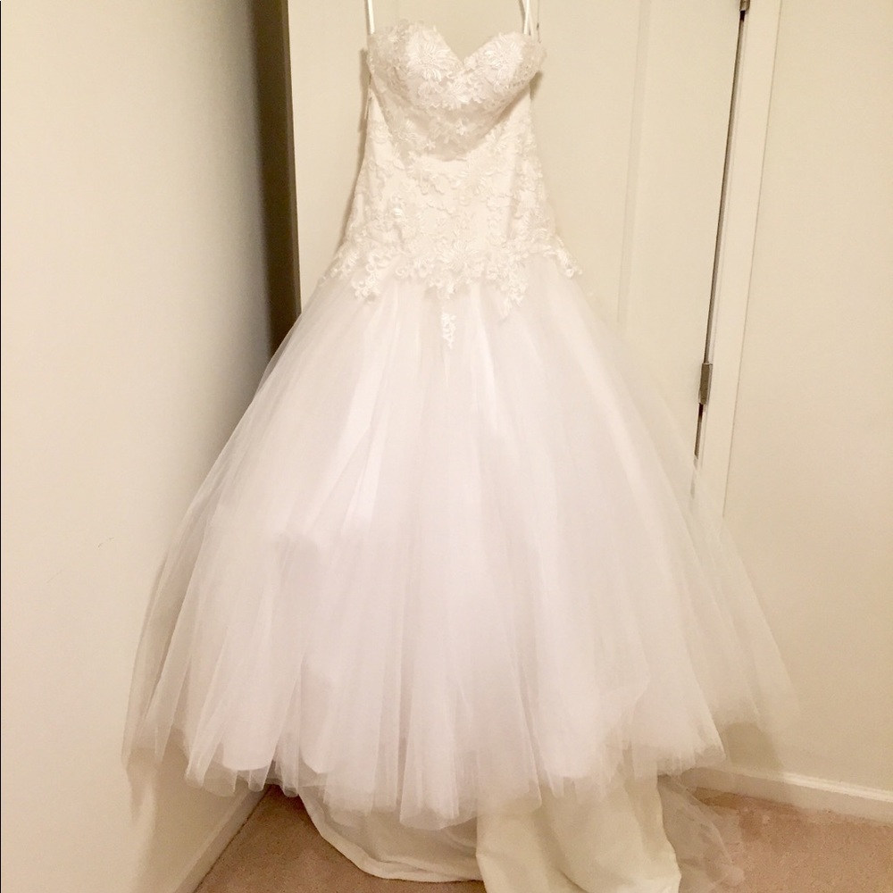 Wedding gown